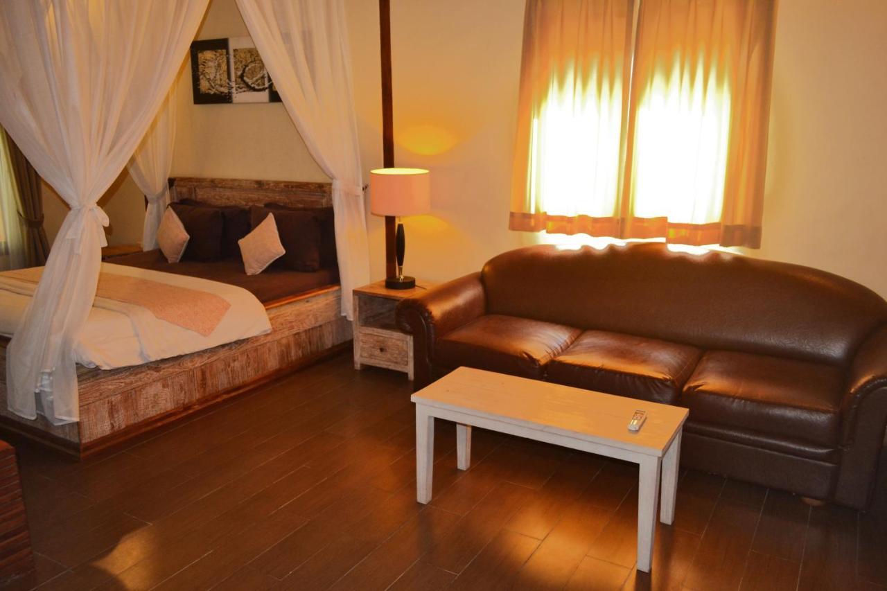 Joglo Villa Bali Penatih エクステリア 写真