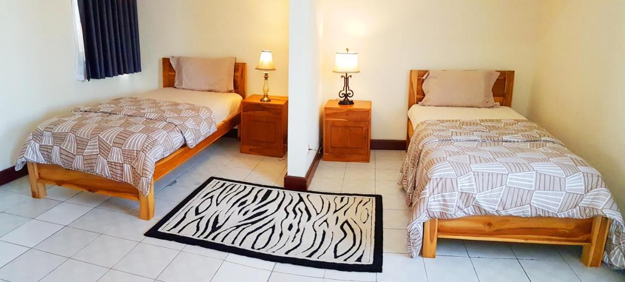 Joglo Villa Bali Penatih エクステリア 写真