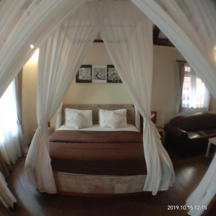 Joglo Villa Bali Penatih エクステリア 写真