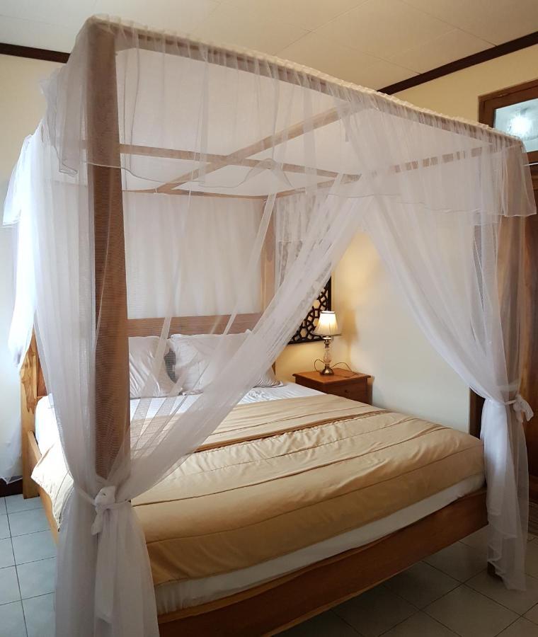 Joglo Villa Bali Penatih エクステリア 写真